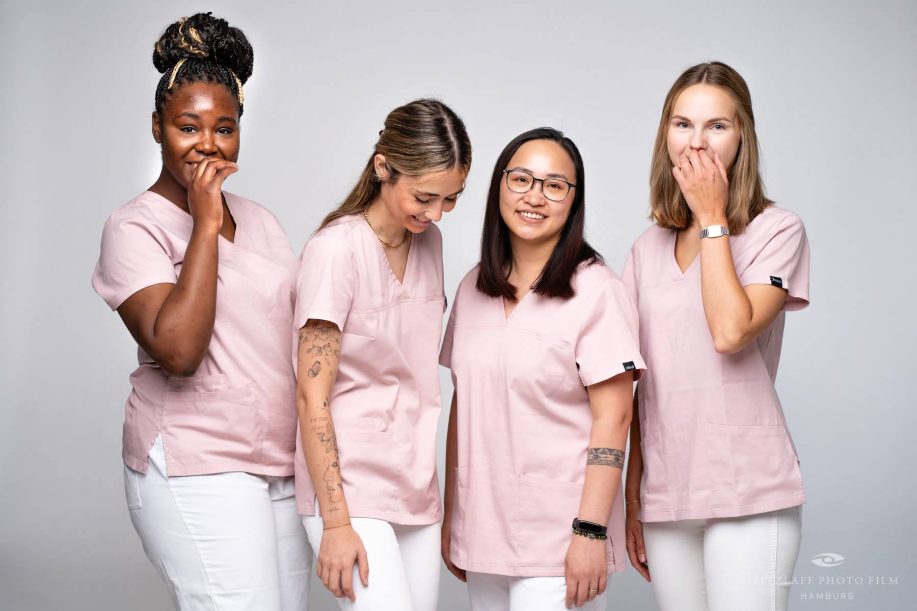 Janina, Luong, Naomi und Michelle vom Dysplasiezentrum Hamburg 2024 Janina, Luong, Naomi und Michelle vom Dysplasiezentrum Hamburg 2024